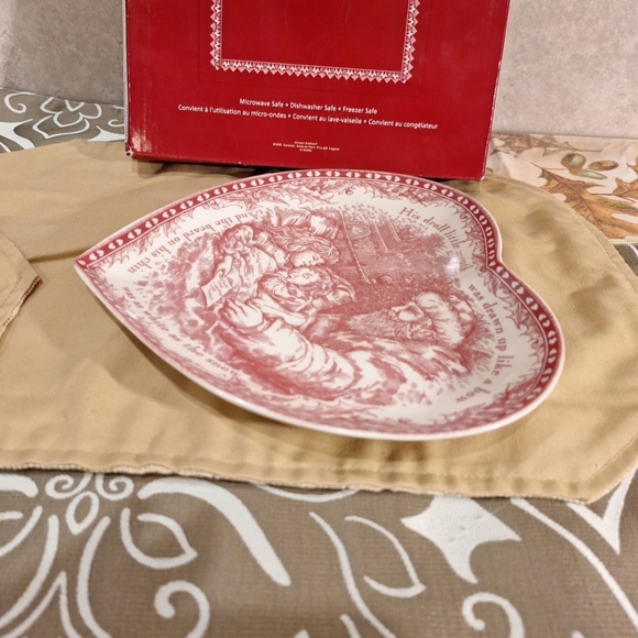 Johnson Brothers Twas The Night Before Christmas Red and White Heart Plate - Picture 7 of 11